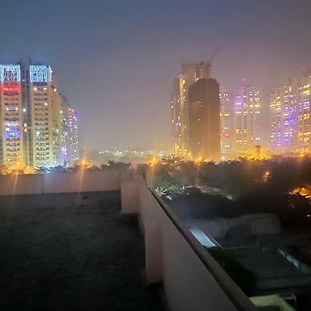 大诺伊达Yog Bhawan公寓式酒店 外观 照片